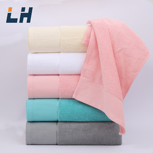 Asciugamano da Palestra Personalizzato <span class=keywords><strong>con</strong></span> Logo Jacquard in Rilievo, Antimicrobico, ad Asciugatura Rapida, Ecologico, 100% Cotone, per Sport all'Aperto e Bagno - Product Image 6