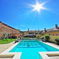 Hochwertige PC-Schwimmbad abdeckung Werkseitig gelieferte Sicherheits haus gehäuse für Low-Line-Pools