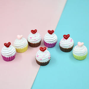 Cabujón de resina con forma de cupcake dulce para manualidades, álbumes de recortes, fabricación de joyas, accesorios para horquillas, dijes de comida en miniatura para muñecas - Product Image 4