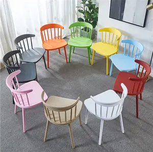 Venta al por mayor barato Popular nórdico minimalista restaurante cafetería Windsor apilable completo PP plástico sillas de comedor