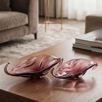 Assiette décorative artisanale en verre rose en forme de pétale, bol abstrait en forme de feuille avec bord roulé pour plateau à bijoux et décoration intérieure moderne
