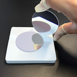 Filtro ottico passa-banda Ultra-stretto CWL580nm FWHM 10nm per citometria <span class=keywords><strong>a</strong></span> <span class=keywords><strong>flusso</strong></span> - Product Image 2