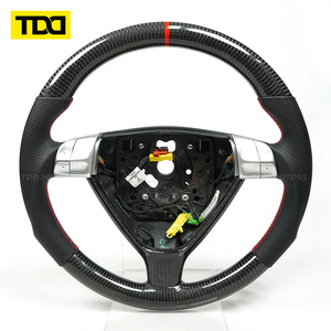Volant en fibre de carbone véritable TDD avec surpiqûres rouges et marqueur central compatible avec Porsche 911 997 991 Cayenne Panamera Boxster - Product Image 1