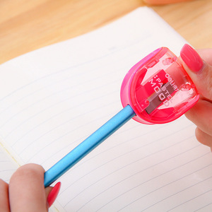Deli Pencil Sharpener 0578 Manual Plastic Geometric Design For Children School Use - Product Image 2