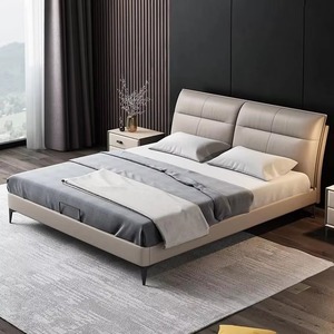 Cama Queen Moderna Tapizada en Cuero Sintético, Base de Metal con Diseño de Somier - Product Image 1