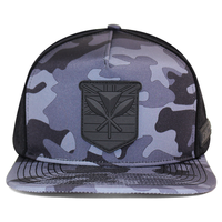 Topi Snapback 5 Panel Pola Camo Tahan Air dengan Logo Custom HS46, Panel Samping Berlubang Laser, Unisex, untuk Aktivitas Luar Ruangan, Surfing, dan Santai