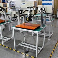 Batterie au lithium-ion cylindrique personnalisée de haute qualité 18650 Soudeuse par points à portique Machine manuelle de soudage par points Fabricant