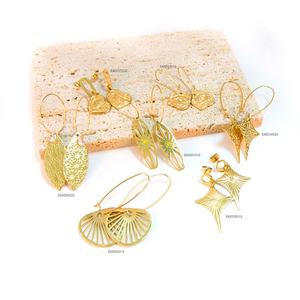 Ason Vente en gros Prix d'usine pas cher Boucles d'oreilles clous en acier inoxydable Bijoux personnalisés gravés pour femmes et filles - Product Image 3