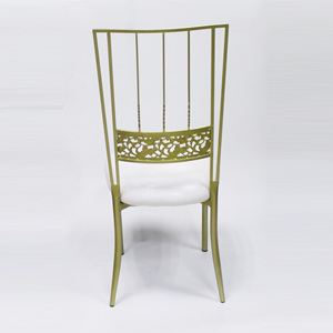 Vente en gros de chaises Chiavari caméléon blanches dorées empilables en métal durable d'usine pour les salles à manger <span class=keywords><strong>événement</strong></span>s en plein air restaurants - Product Image 4