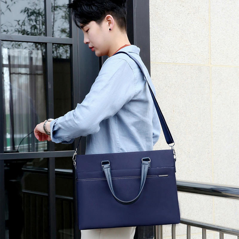 Petit livre rouge classique bleu