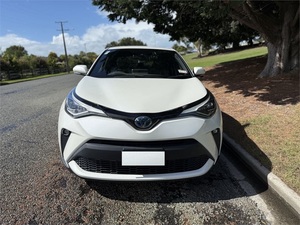 Toyota C-HR 1.8 Híbrido <span class=keywords><strong>G</strong></span> 5 Puertas SUV CVT FWD 2020 Usado, Limpio y Confortable, SUV de Seguridad, Listo para Enviar - Product Image 1