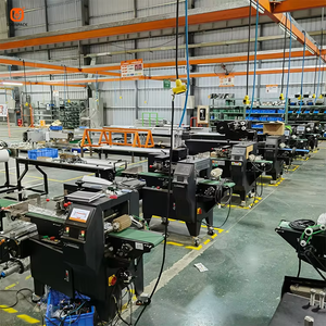 Machine d'emballage à haute vitesse pour bâtonnets de bretzel torsadés assaisonnés, machine d'emballage en flux, machine d'emballage sous film - Product Image 3