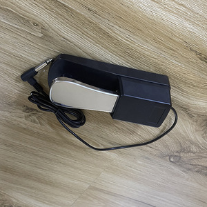 Pianos électroniques numériques Pédales de sustain universelles enroulables Synthétiseur de clavier Pianos pianos métalliques Vente en gros - Product Image 6