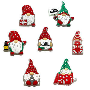 Prix usine personnalisé se marier décoration de chaussures de noël Pvc lumineux sabot accessoire Dollar film d'horreur brillant dans les breloques de chaussures sombres - Product Image 2