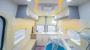 Clinique dentaire mobile extérieure pour examen et traitement dentaire, voiture/bus/fourgon pour les personnes handicapées, soins bucco-dentaires avec fauteuil dentaire - Product Image 6