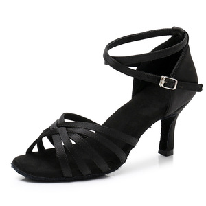 Vente en gros <span class=keywords><strong>chaussures</strong></span> de danse latine de salon en cuir/<span class=keywords><strong>chaussures</strong></span> de danse latine de salle de bal pour enfants <span class=keywords><strong>chaussures</strong></span> de danse à talons hauts - Product Image 6