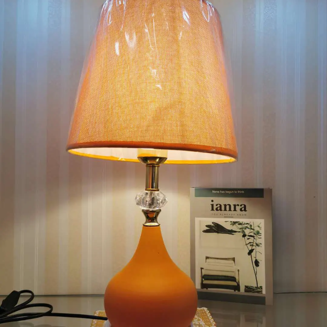 2022 Fabric Shade Modern Table Lamp E27/E26 Base Holder Nordic Student Reading Light Living Room Decorative New Design