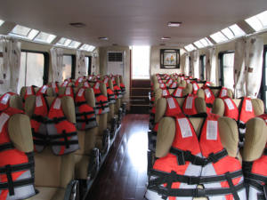 เรือโดยสารท่องเที่ยวความเร็วสูง HA1500 ทำจากไฟเบอร์กลาส รองรับผู้โดยสาร 42 คน สำหรับการขนส่งนักท่องเที่ยวในพื้นที่ชายฝั่ง - Product Image 5