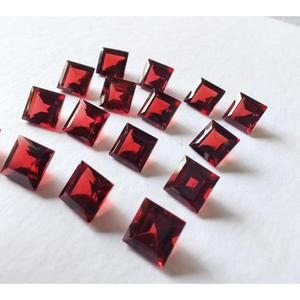 หินธรรมชาติ / 5x5 มม. / การ์เนต / VSI 55 / รูปทรงสี่เหลี่ยม / เจียระไน / การ์เนตสีแดง / อัญมณีเม็ดเดี่ยว / 0.85 กะรัต - Product Image 5