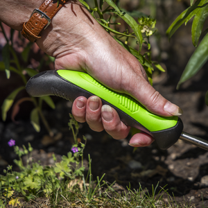 Râteau à main de jardin robuste en acier inoxydable à 5 dents avec poignée ergonomique souple pour le désherbage, le desserrage du sol et le nettoyage des feuilles - Product Image 5