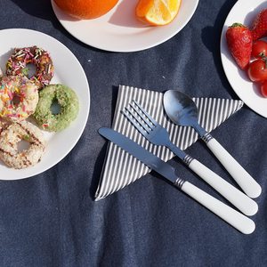 Holiday Wicker Picnic Basket Outdoor Beach 4 Person Set Wholesale square Empty Rattan Handwoven Basket With <strong>Coolbag</strong> - Product Image 3