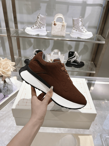 Alexander Chaussures de sport décontractées légères et tendance à semelle épaisse, pour usage quotidien, avec empeigne jaune Mc et queue de scorpion noire, modèle Queen - Product Image 3