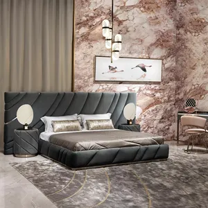 Sofisticata Idea di arredamento per la casa: italiano ispirato <span class=keywords><strong>letto</strong></span> <span class=keywords><strong>matrimoniale</strong></span> con <span class=keywords><strong>legno</strong></span> massello e testiera in peluche - Product Image 1