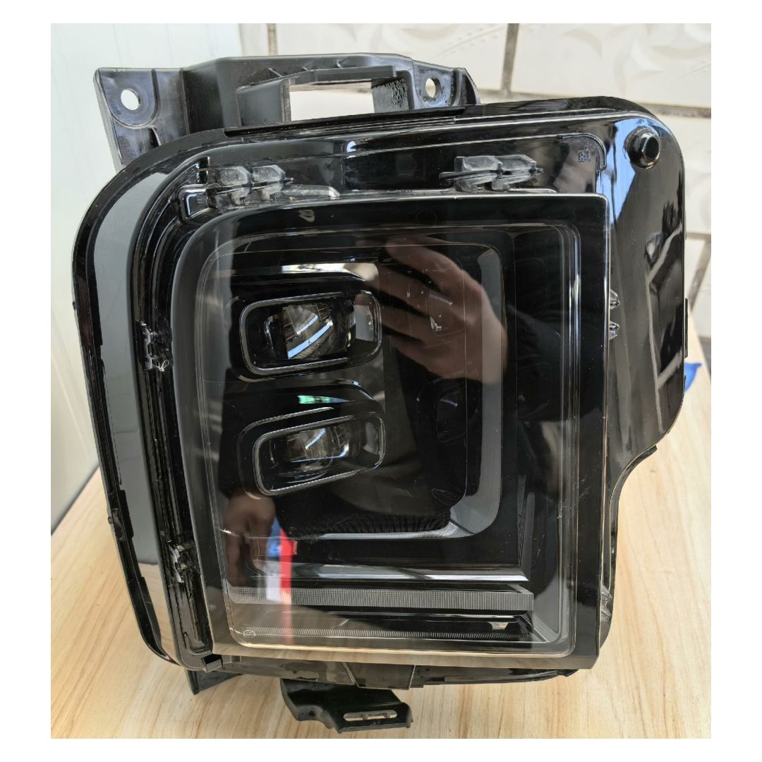 สีขาวอบอุ่น