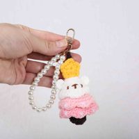 Handgefertigter Baumwoll-Häkel-Weihnachtsbär Schlüsselanhänger Garn-Anhänger Niedlicher Cartoon-Taschenanhänger Feiertagsgeschenk Ornament für Kinder 5-7 Jahre