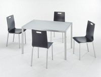 Ensemble de table à manger carrée en bois moderne et durable pour 4 personnes avec chaise K/D Bella pour la cuisine et la salle à manger, meubles de maison