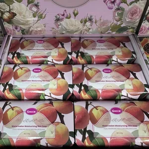Jabón Artesanal en Barra de 248g con Aceite de Fragancia de Frutas, Nutritivo para Todo Tipo de Piel - Product Image 4
