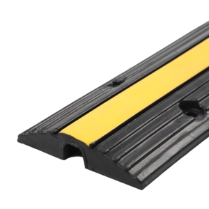 Dosso Rallentatore Stradale in Gomma, Alta Capacità di Carico, Altezza 30mm, Velocità 10-15mph, Protezione Cavi, Giallo+Nero, Portatile e Fisso - Product Image 2