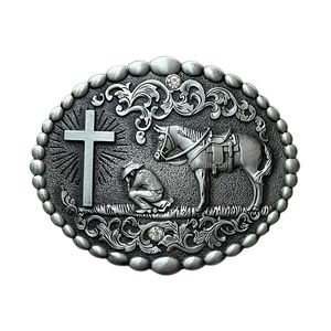 Fibbia del cavallo fibbia decorativa del cavallo cavaliere che prega il motivo a croce - Product Image 1