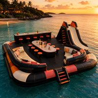 Grande plateforme flottante gonflable avec toboggan, auvent et table pour hôtels et lacs – Commandes en gros