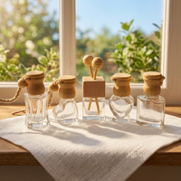Flacons de parfum pour voiture en verre carré haut de gamme de 6 ml avec logo personnalisé imprimé, couvercle en bois, diffuseur de parfum suspendu, diffuseur à bâtonnets