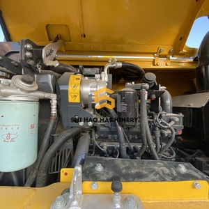 Excavadora de cadenas Komatsu PC70 usada de alto rendimiento, eficiente en consumo de combustible, potente, con motor de 7 toneladas de peso operativo y 66KW de potencia. - Product Image 5