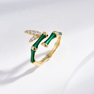 แหวนเงินแท้ 925 ลายปม ปรับขนาดได้ ราคาโรงงาน ขายส่ง แหวนเคลือบทอง 18k แบบมินิมอลหรูหราสำหรับผู้หญิง - Product Image 1