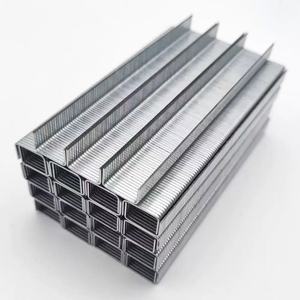 Grapas de Acero al Carbono en Forma de U 1008F, Grapadora Manual, Grapas Galvanizadas Especializadas para Sofás |   Decoración de Muebles con Certificación ISO - Product Image 1