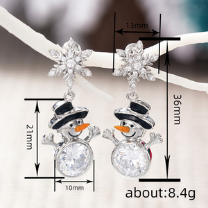Boucles d'oreilles pendantes en forme de bonhomme de neige et de flocon de neige pour femmes, bijoux romantiques pour les fêtes de Noël - Product Image 4