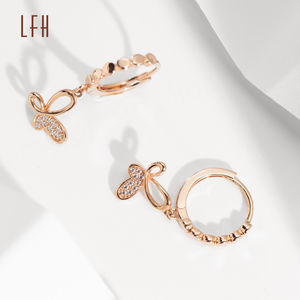 Pendientes de Aro Huggie de Oro Real de 18k con Diseño de Mariposa Personalizado, Venta al por Mayor de Fábrica, Pendientes de Aro de Oro Sólido de 18k para Mujer - Product Image 5