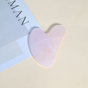 Herramienta de Masaje Facial <span class=keywords><strong>Gua</strong></span> <span class=keywords><strong>Sha</strong></span> de <span class=keywords><strong>Cuarzo</strong></span> <span class=keywords><strong>Rosa</strong></span>, Raspador <span class=keywords><strong>Gua</strong></span> <span class=keywords><strong>Sha</strong></span> de Piedra de Jade Natural para Rostro, Cuello, Drenaje Linfático y Reafirmación de la Piel - Product Image 1