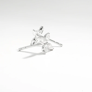 Boucles d'oreilles clous en or massif avec diamants de culture, motif fleur étoilée, design minimaliste céleste, bijoux fins, cadeau de mariage - Product Image 4