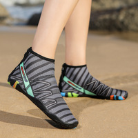 Chaussures aquatiques personnalisées pour femmes, légères et de haute qualité, en caoutchouc souple, idéales pour la natation et les activités de plein air estivales, avec fermeture éclair.