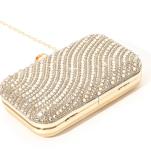 Bolso de Mano Tipo Clutch con Cadena de Perlas y Diamantes, Estilo Lujoso para Fiestas y Eventos - Product Image 1
