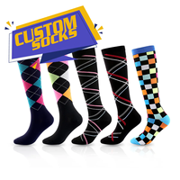 Chaussettes de compression en nylon fantaisie, originales et amusantes, avec logo personnalisé KTS23 OEM, antimicrobiennes, pour infirmières, hauteur genou.