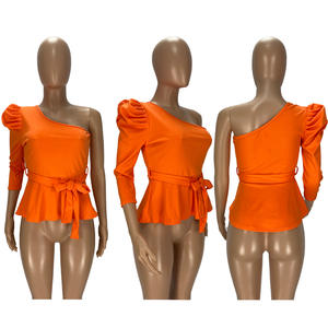 Abbigliamento donna <span class=keywords><strong>monospalla</strong></span> alla moda estivo in tinta unita <span class=keywords><strong>top</strong></span> a manica singola <span class=keywords><strong>top</strong></span> da donna alla moda - Product Image 2