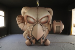 Acessórios Personalizados para Jogos de Terror, Balão Gigante Inflável em Forma de Máscara de Gás para Decoração de Halloween - Product Image 3