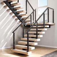 Escalier intérieur moderne en bois sur mesure, à poutre droite, cantilever avec garde-corps à câbles, marches en bois pour intérieur