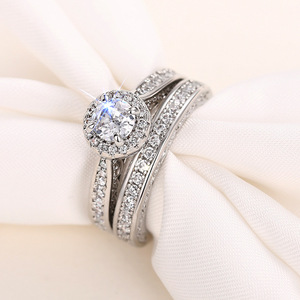 Bague géométrique pour femme, simple et tendance, accessoire pour les doigts à porter au quotidien - Product Image 1
