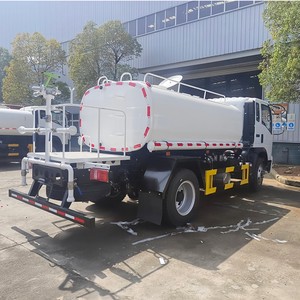Camión Cisterna de Agua Howo 4x2 de 9CBM, Diésel EURO3, para Riego Urbano y Transferencia de Agua - Product Image 3